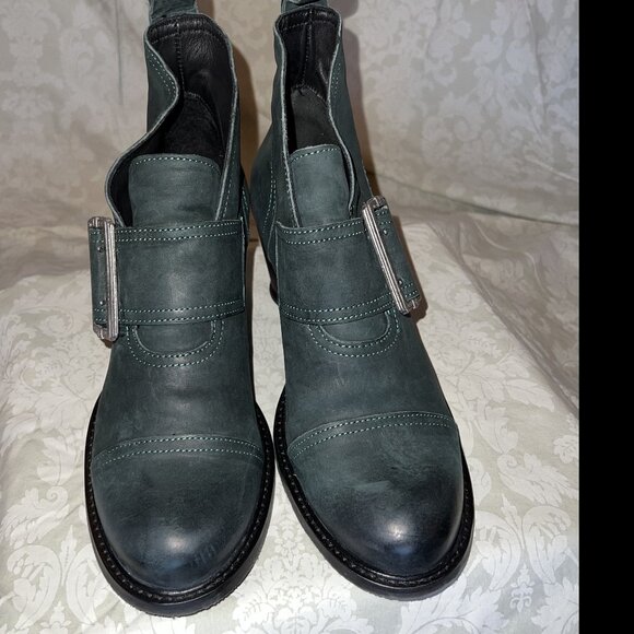 FLUEVOG EAST END PORTER Peacock Heeled Booties Ankle Boots LIKE NEW - Picture 4 of 13